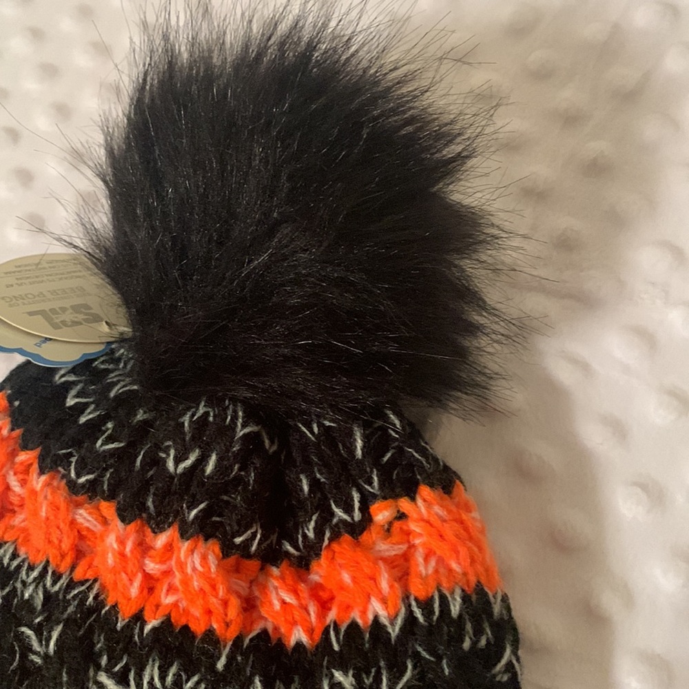 NWT! Faux Fur Knit Beanie - Stripes. - Picture 4 of 6